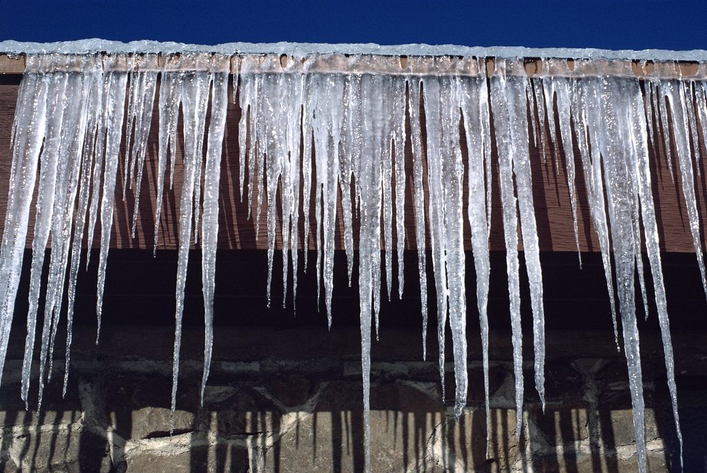 ice dam on roof