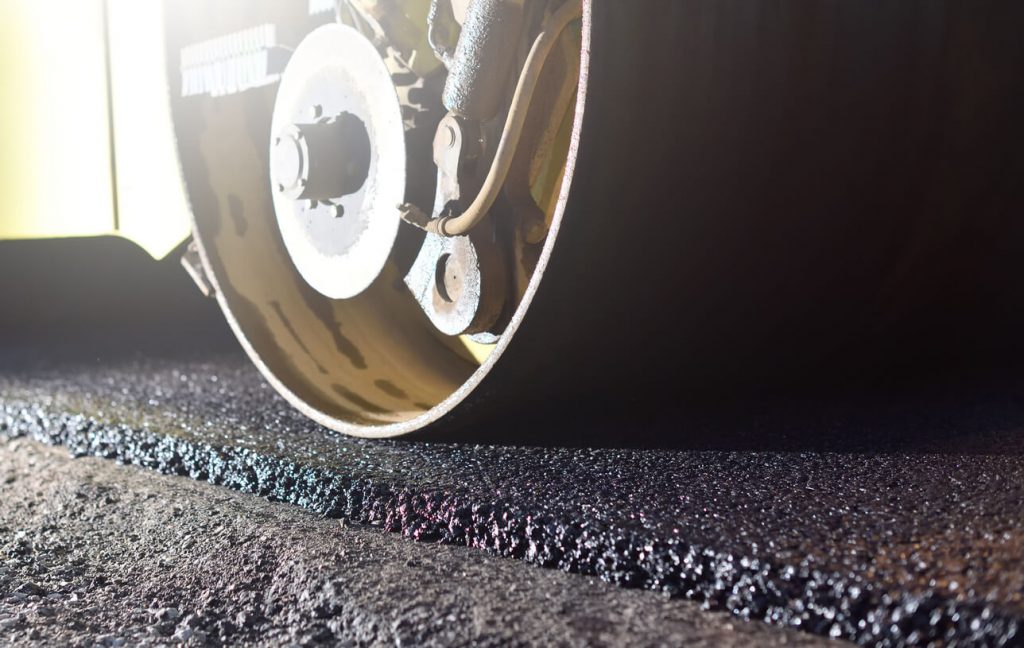 2020 Guide to Asphalt Overlay Cost for Commercial Properties
